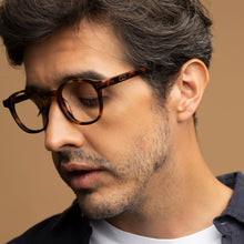 Cargar imagen en el visor de la galería, GREYHOUNDERS VINCENT DARK BROWN 50